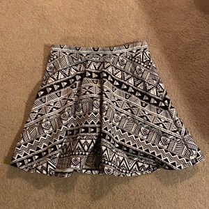 Aéropostal Black & White Tribal Print Mini Skirt